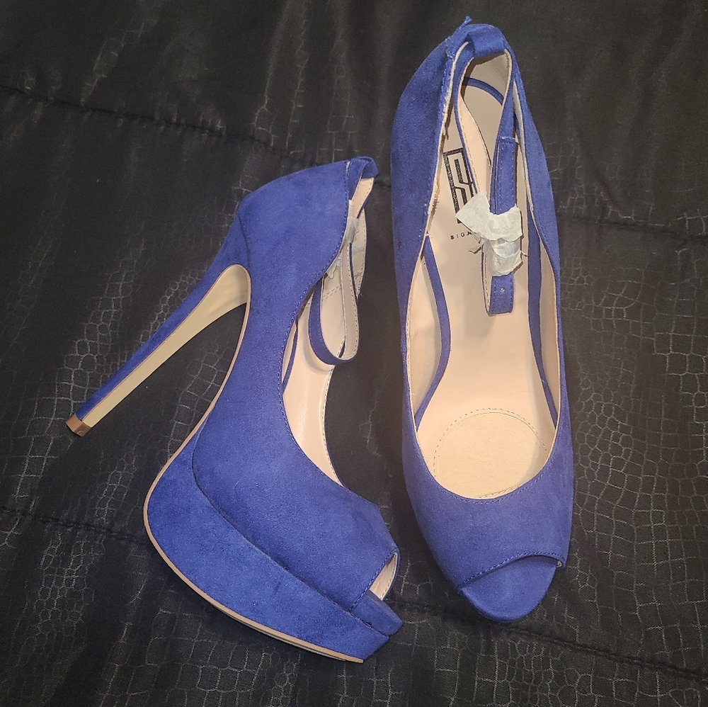 Blue high heels - Picture 2 of 4